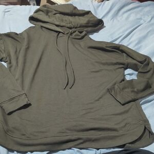 Max & Mia Women’s Olive Green Hoodie Size S Great Condition